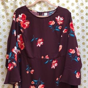 NWT Old Navy 2XL floral dress w/ bell sleeves.